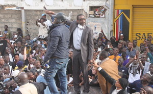 Contre Wade nouvelles violences, Youssou Ndour blessé à la jambe