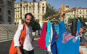 Nice: Transformation de T-shirts en sacs pour éviter le gaspillage