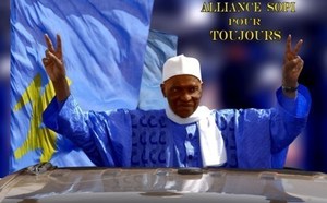 Pour obtenir une consigne de vote en sa faveur, Wade convoie 2 milliards à Touba par ambulance (Le Quotidien)