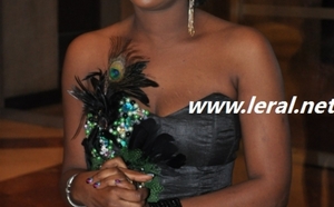 Titi trouve ses seins trop petits