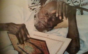 Serigne Saliou Mbacké disait: "Ma posture se résume à l’adoration de Dieu et au service de Cheikh Ahmadou Bamba"