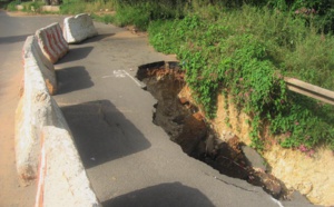 (PHOTOS) Alerte - Effondrement de la Corniche Est: Un risque d’avoir une rupture totale de la voie