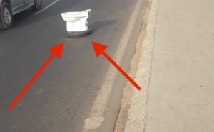 Incivisme: Une chaise anglaise à la place du triangle de signalisation
