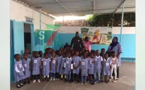 PHOTOS - L'international Famara Diédhiou a fait un tour dans quelques écoles au chevet des mômes à Dakar suit à son triplet d’hier