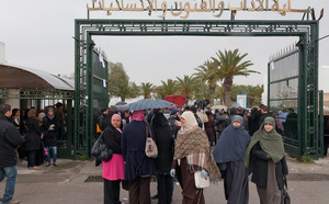 Tunisie : le ministre de l'Enseignement désavoue le doyen de La Manouba au sujet du port du niqab