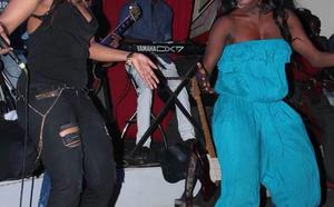 Quand Ndèye Guèye fait danser le 'Thiakhagoune' à Viviane