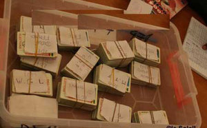 Faible taux de retrait de cartes dans les commissions de distribution