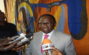 Les travailleurs municipaux de la ville de Dakar soutiennent Pape Diop pour réélire Wade 