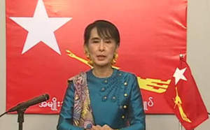Premier discours de Aung San Suu Kyi à la télévision birmane