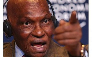 Wade se défoule sur les “chasseurs de sous” au palais «Sortez d'ici, «Boulen Fi Diokh Ken Xaalis»