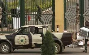 Confusion à Bamako après le putsch éclair qui a renversé Amadou Toumani Touré