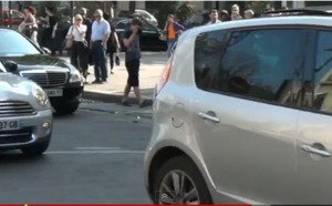 Eto'o s'affiche avec la voiture la plus chère du monde