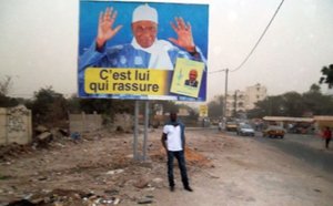 La grande affiche de Wade à Rebeuss déchirée