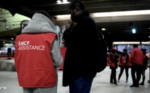 Grève: A Paris, les commerçants inquiets mais solidaires, les voyageurs sereins