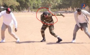 VIDEO - Modou Lô met le feu à la fête du Bataillon Blindé de Thiès
