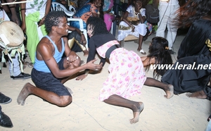La danse  "coucher" très expertisée par les Sénégalaises