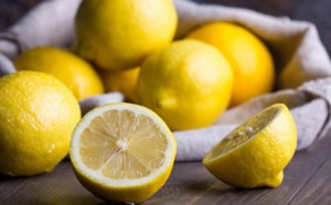 Remède naturel au citron pour combattre le mal de gorge