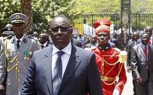 Macky Sall décore des officiers de l’Armée