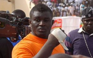 La voiture du lion de Guédiawaye a eu une crevaison
