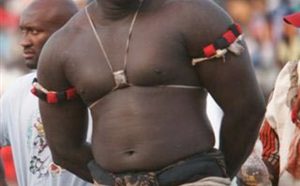 [ VIDEO ]Yekini : ’’ Je n’ai pas boudé, j’ai respecté les termes du contrat’’le charme de nos relations est rompu et il sera ainsi même au-delà de ce combat " "