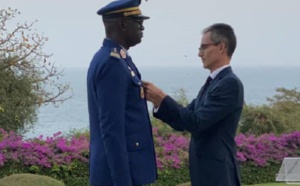 Le Gouverneur du Palais de la République honoré par la France