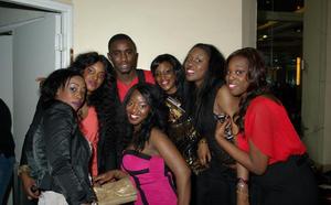 Wally pose avec des fans à Paris !!!