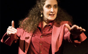 Spectacle de la conteuse Theresa Amoon au CEM Fridiol, mardi