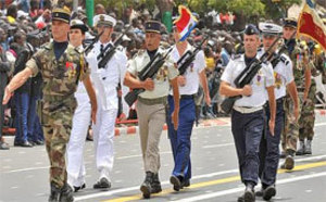 Visite à Sarkozy : Macky ressort les dossiers de l'armée française