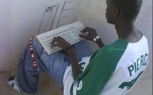 Image du jour: Quand Facebook rend fou un jeune Sénégalais 