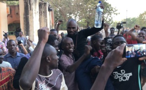 Burkina: Libéré, Kémi Séba crache du feu sur Macron et ses «serviteurs Africains »