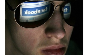 Google vs Facebook, une guerre sans merci : l'utilisateur, victime collatérale ?