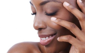 Comment camoufler les boutons, l'acné avec du maquillage ?