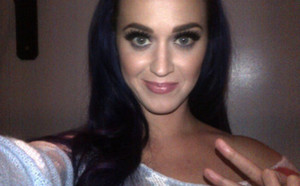 Katy Perry : flirt à Coachella