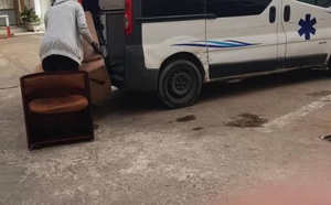Photos: Incroyable, une ambulance utilisée pour des déménagements