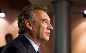 Bayrou prend clairement ses distances avec Sarkozy