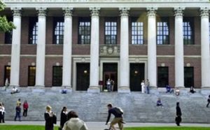 Harvard rejoint les universitaires pour un boycott des éditeurs