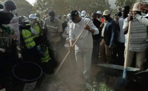 "Cleaning Day": La déclaration de Macky Sall après avoir contribué au nettoiement de Mermoz