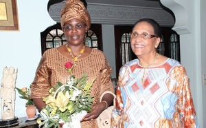 Visite de la première dame madame Sall chez Mesdames Mbow et Diouf.