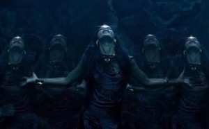 Rihanna : à demi-nue dans son nouveau clip “Where Have You Been” ! (Vidéo)