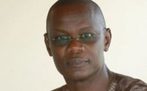 Agence de l’Aéroport du Sénégal: Le Dg Mbaye Ndiaye offre les voitures de liaison au ministre Mor Nogm
