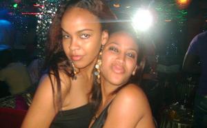Deux soeurs en feeling Dakar by night !!!