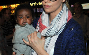 Photo : Charlize Theron nous montre enfin son petit Jackson