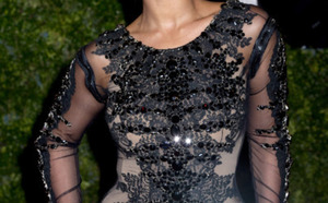 Beyonce dévoile ses formes sur tapis rouge