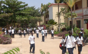 CEM de Boucotte: un enseignant tabassé et blessé à l’œil, ses collègues paralysent les cours