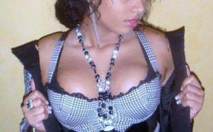 La bombe Betty Fall et sa poitrine, son arme fatale