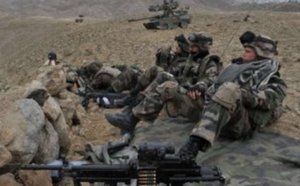 Le retrait des troupes françaises d'Afghanistan, un dossier délicat pour Hollande