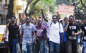 Le Sénégal : Une jeunesse dangereuse pour l’avenir du pays ?