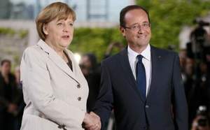 François Hollande accueilli à la chancellerie à Berlin