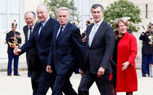 Ayrault, la consécration d'un homme discret