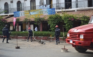 (Photos) Dernière minute : Une annexe de l’Hôtel de la Poste de Saint-Louis a pris feu